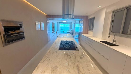 APARTAMENTO FRENTE  MAR COM 3 SUÍTES EM BALNEÁRIO CAMBORIÚ - ED. IMPERATRIZ