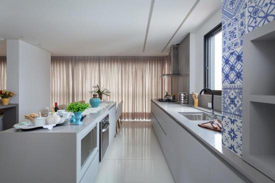 APARTAMENTO 3 SUÍTES SENDO UMA MASTER - AV. BRASIL - CENTRO - BALNEÁRIO CAMBORIÚ