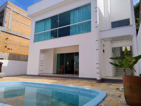 EXCELENTE CASA NA PRAIA DOS AMORES