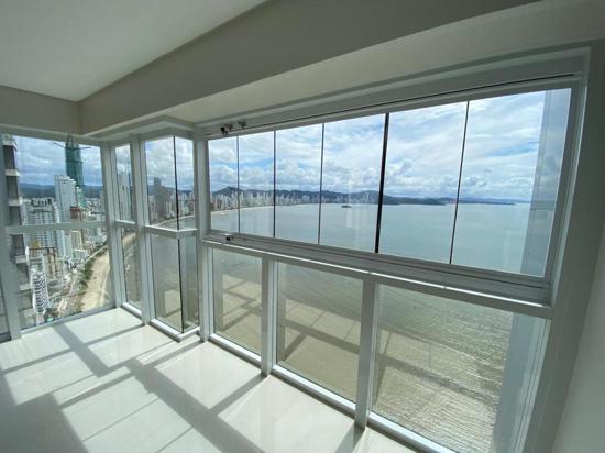 APARTAMENTO FRENTE MAR 4 SUÍTES ANDAR ALTO