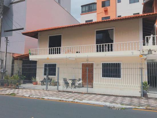 CASA 2 DORMITÓRIOS A VENDA EM BALNEÁRIO CAMBORIÚ