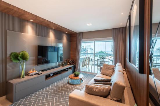 EXCELENTE APARTAMENTO NA PRAIA BRAVA - PRONTO PARA MORAR