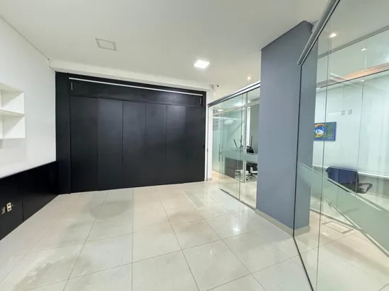 SALA COMERCIAL PRONTA NA MEIA PRAIA!