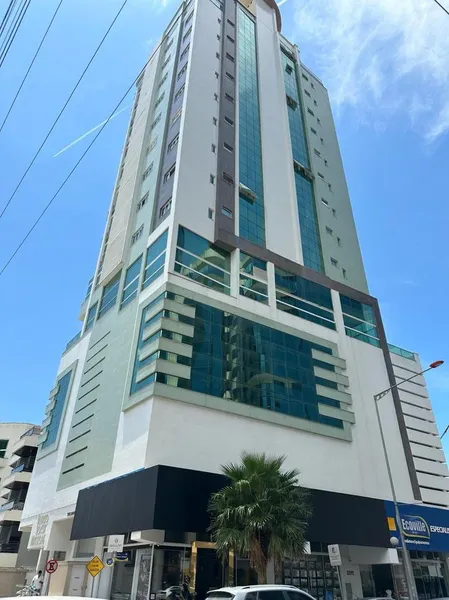 APARTAMENTO MOBILIADO QUADRA MAR COM 3 SUÍTES