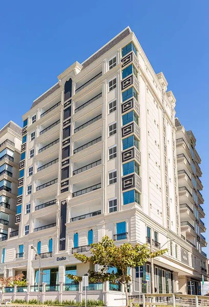 FRENTE MAR MOBILIADO COM VISTA PARA HARD ROCK CAFÉ