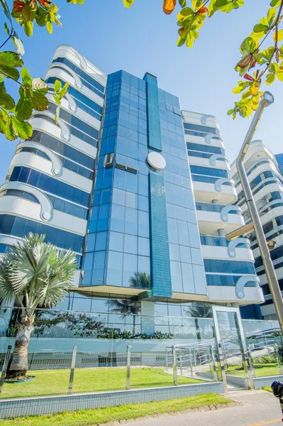 APARTAMENTO FRENTE MAR, MOBILIADO E 4 DORMITÓRIOS