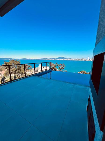 CASA COM VISTA DEFINITIVA PARA O MAR