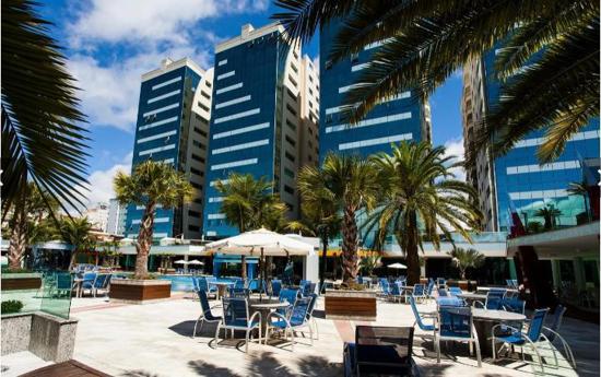 APARTAMENTO COM 04 SUÍTES ALTO PADRÃO FRENTE MAR