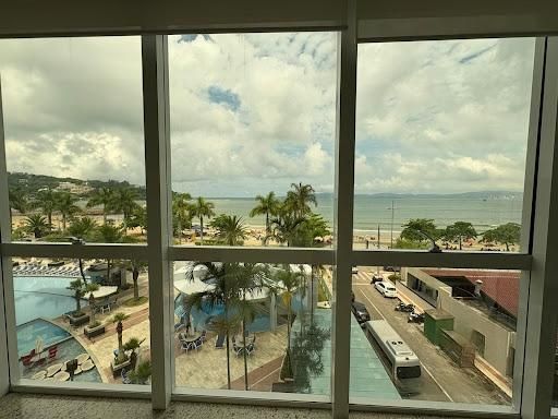 APARTAMENTO COM 04 SUÍTES ALTO PADRÃO FRENTE MAR
