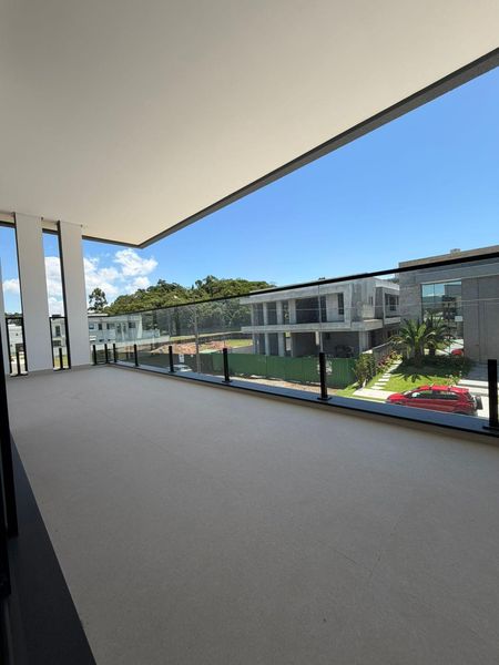 CASA EM CONDOMINIO PRIVADO NA CIDADE DE CAMBORIU