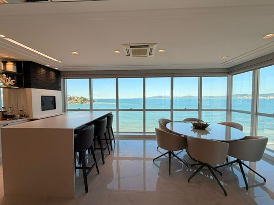 APARTAMENTO ALTO PADRÃO FRENTE MAR