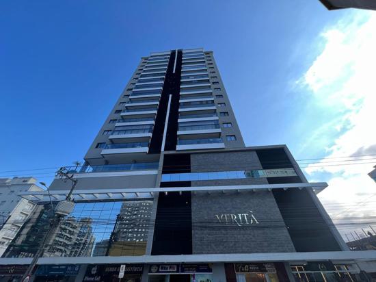 LINDO APARTAMENTO NA MEIA PRAIA