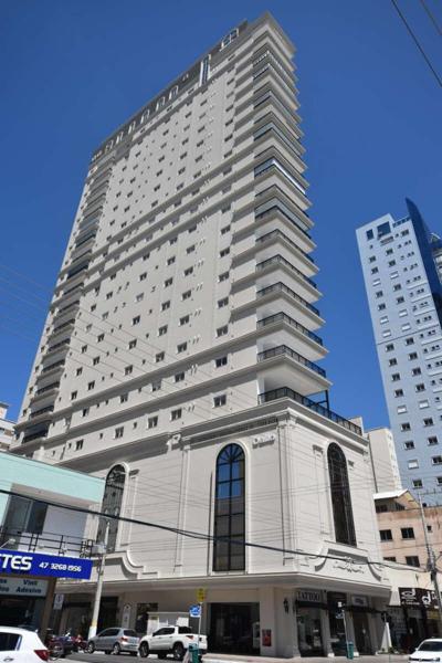APARTAMENTO FINAMENTE MOBILIADO