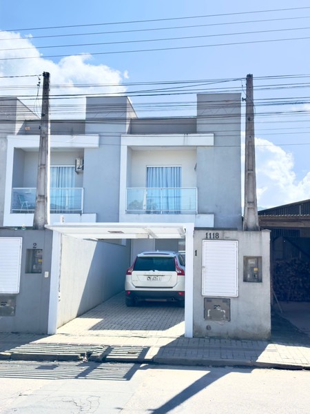 CASA FINAMENTE MOBILIADA