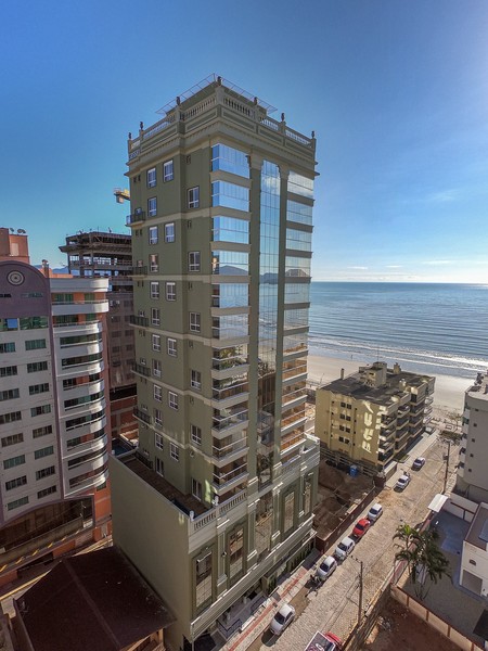 APARTAMENTO MOBILIADO A 80 METROS DA ORLA