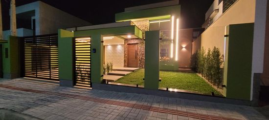 LINDA CASA EM TIJUCAS