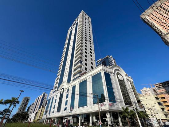 APARTAMENTO MOBILIADO A 200 METROS DA ORLA