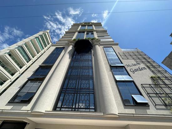 IMPECÁVEL APARTAMENTO COM VISTA MAR