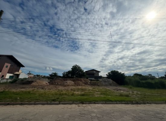 TERRENO COM 3 LOTES I 781,00 M²