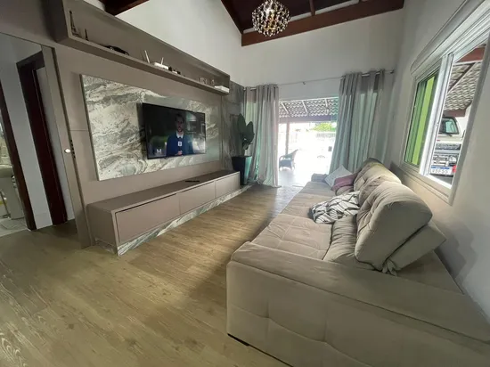 CASA 3 DORMITORIOS 4 VAGAS