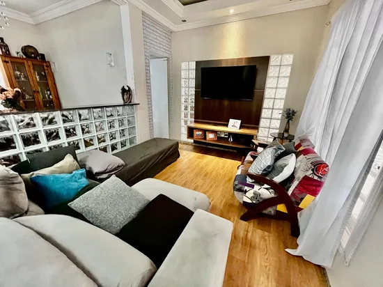 CASA 3 DORMITORIOS 2 VAGAS