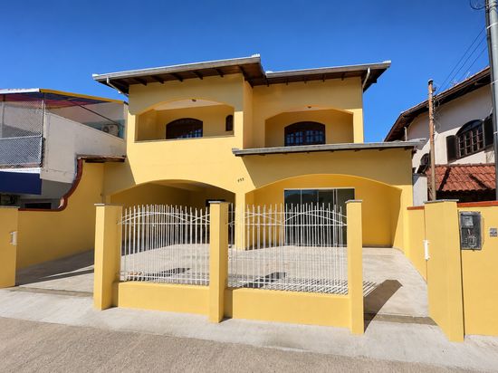 CASA COMERCIAL NA AVENIDA CAMPOS NOVOS, 284M²