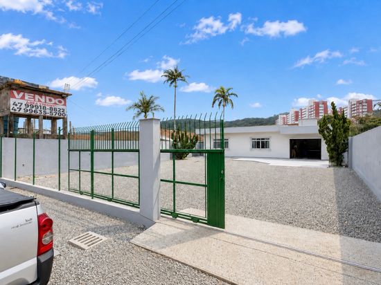 CASA COMERCIAL NA BR 101 PARA LOCAÇÃO, 169M²