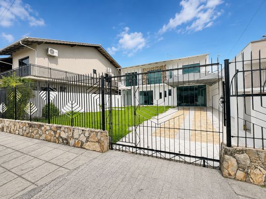 CASA NO BAIRRO CORDEIROS, RESIDENCIAL OU COMERCIAL, 256M²