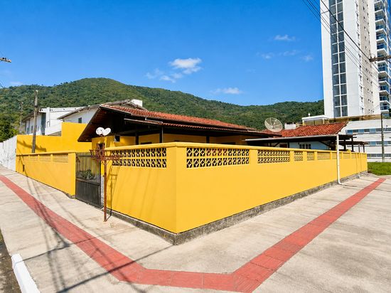 CASA NO BAIRRO RESSACADA, TERRENO COM 510M²