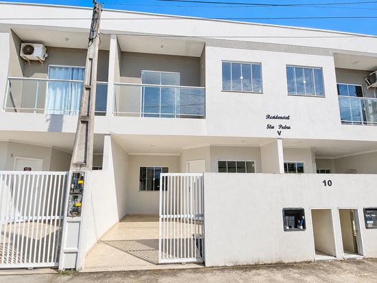 SOBRADO NO BAIRRO CORDEIROS, 3 DORMITORIOS, 80M²