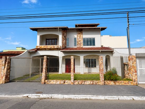 CASA NO BAIRRO SAO JUDAS, 4 DORMITORIOS, 220M²