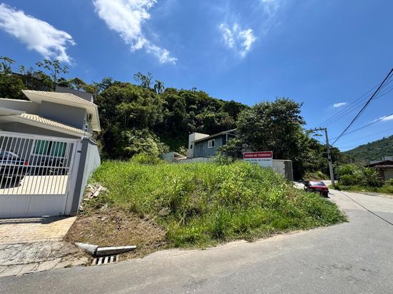 TERRENO NA RESSACADA