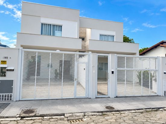 SOBRADO NO SAO JOAO, 3 DORMITORIOS, 160M²