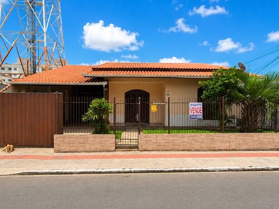 CASA NO BAIRRO CORDEIROS