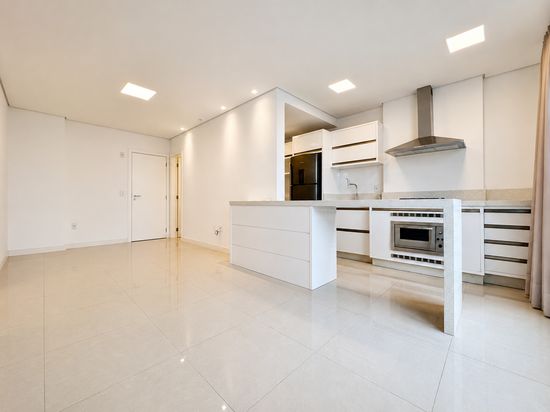 APARTAMENTO NO CENTRO, 2 SUITES, 72M²