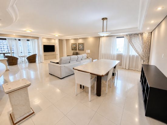 APARTAMENTO NO CENTRO, 3 DORMITORIOS, 167M²