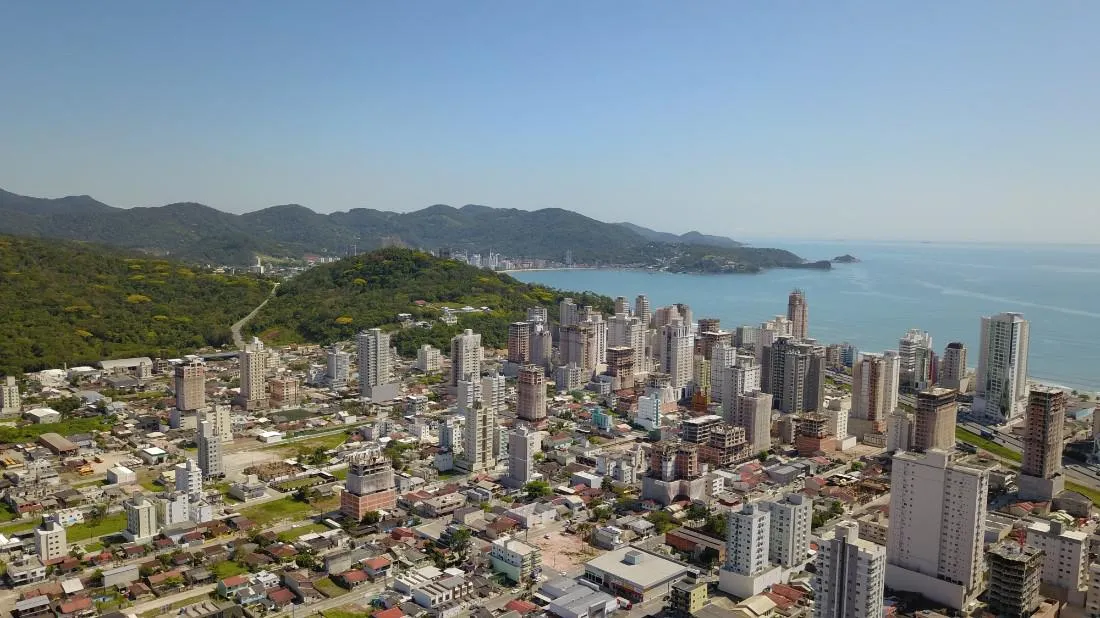 Devo investir em qual bairro de Itapema? Um guia completo para você conhecer as localidades! - Imagem Principal