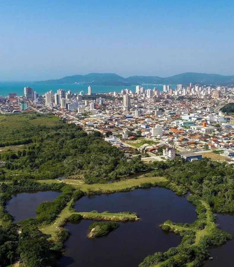 Guia completo para quem sonha viver ou investir em Balneário Perequê, Porto Belo (SC) - Imagem Principal