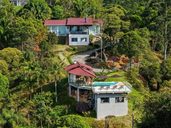 CASA DE CAMPO COM VISTA PARA O MAR