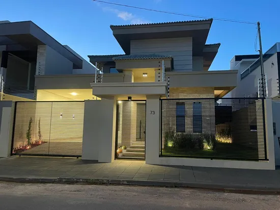 CASA DE ALTO PADRÃO EM PARANATINGA!