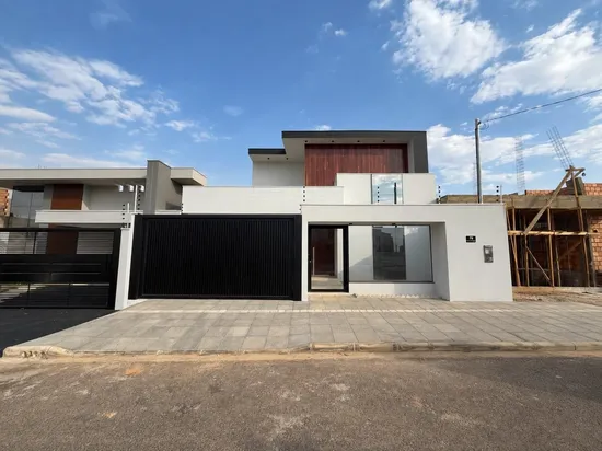 CASA COM 3 SUÍTES NO VILLA GRAMADO!