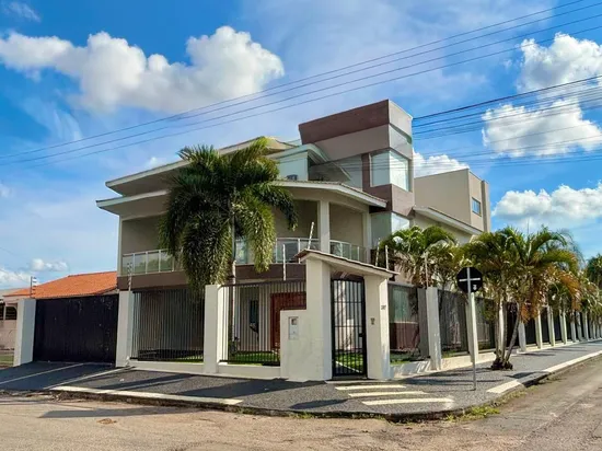 LINDA CASA NO CASTELÂNDIA!