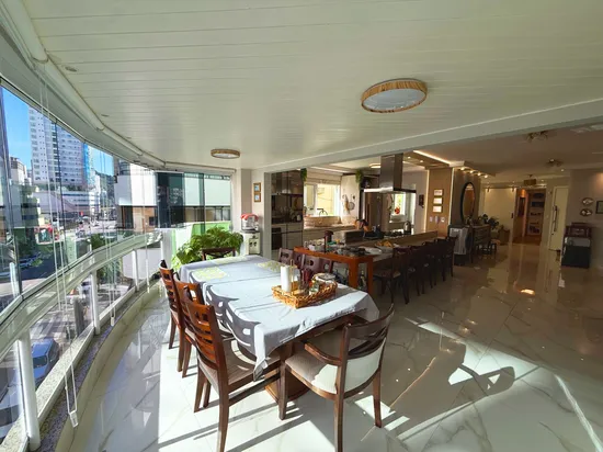 HANS LORENZ RESIDENCE