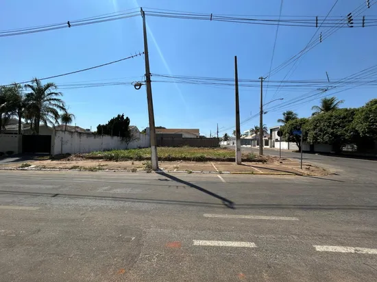 TERRENO COMERCIAL, ESQUINA AV. DAVID RIVA!