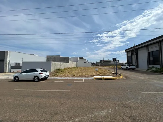 TERRENO COMERCIAL DE ESQUINA NA AV MATO GROSSO!