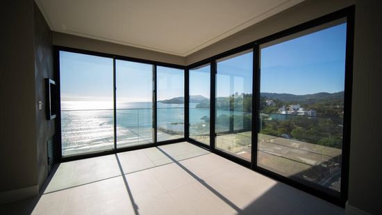 BILBÃO HOUSE- FRENTE MAR, PEREQUÊ-PORTO BELO!