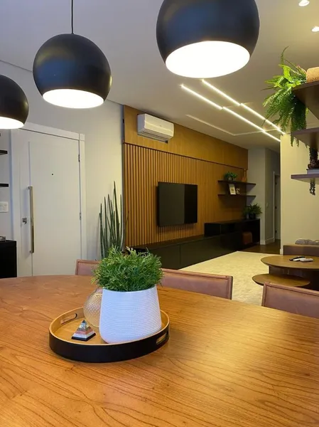 APARTAMENTO DECORADO NA QUADRA DO MAR
