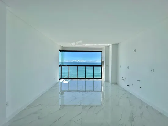 QUADRA MAR COM VISTA PARA O MAR