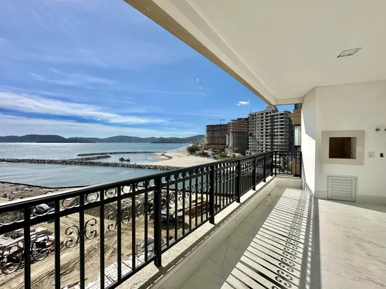 EM FRENTE AO PÍER O PORTO, PRONTO PARA MORAR!