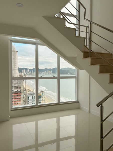 COBERTURA DUPLEX 6 SUÍTES COM PISCINA PRIVATIVA NA QUADR DO MAR EM MEIA PRAIA ITAPEMA